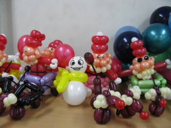 job_b_magic_balloon2001.jpg