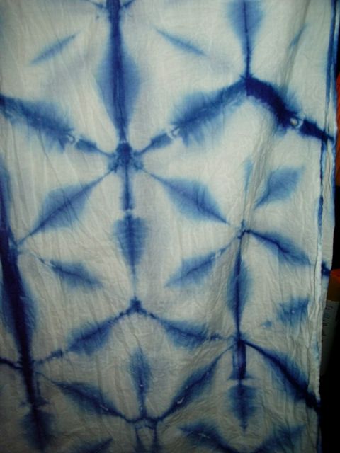 job_b_triangle_clamp_shibori_wet2001.jpg