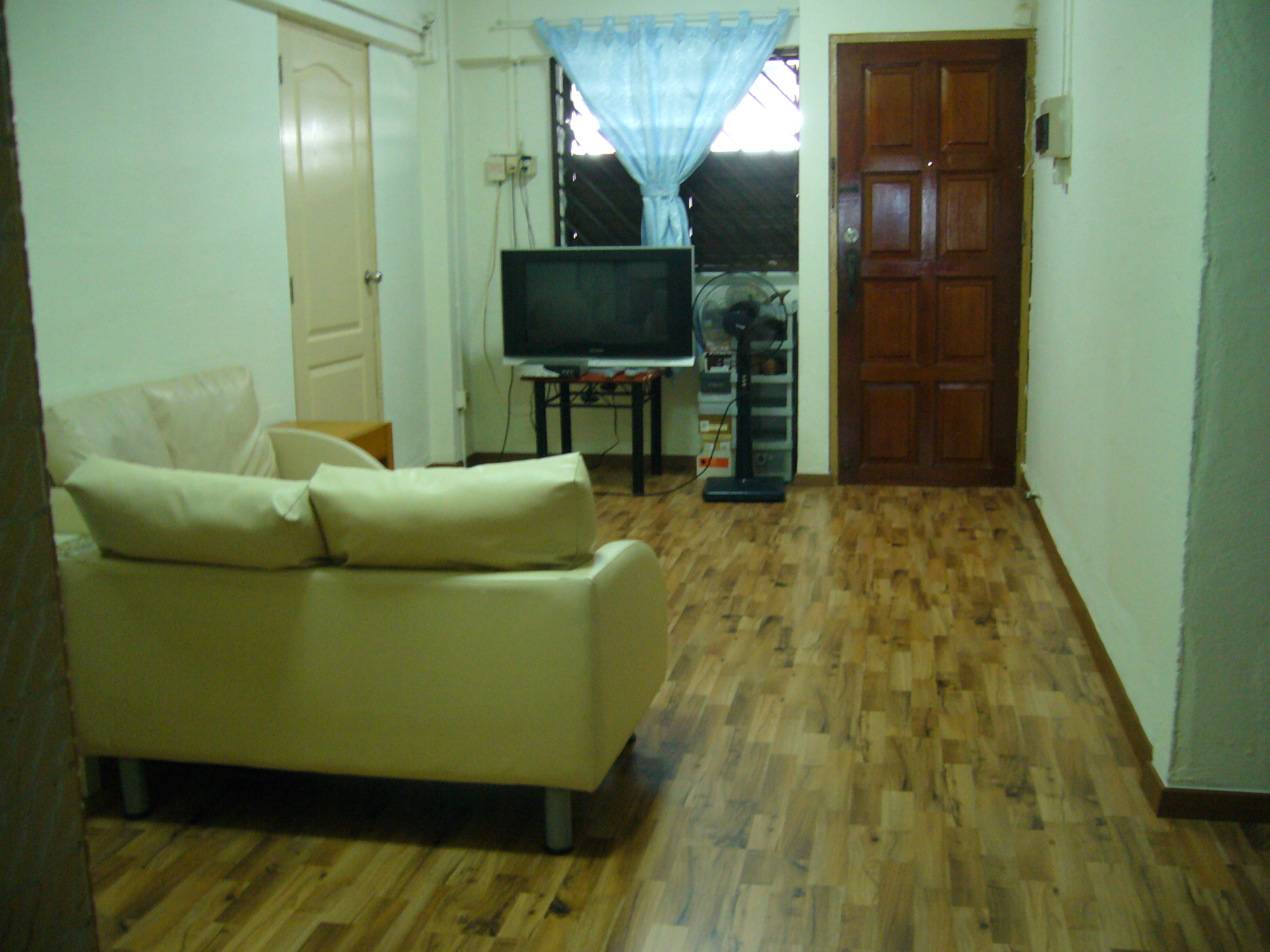 local1_15_618_LivingRoom_After_43001.JPG