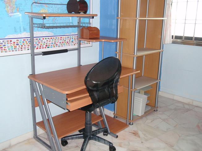 local1_Room_Desk3003.JPG