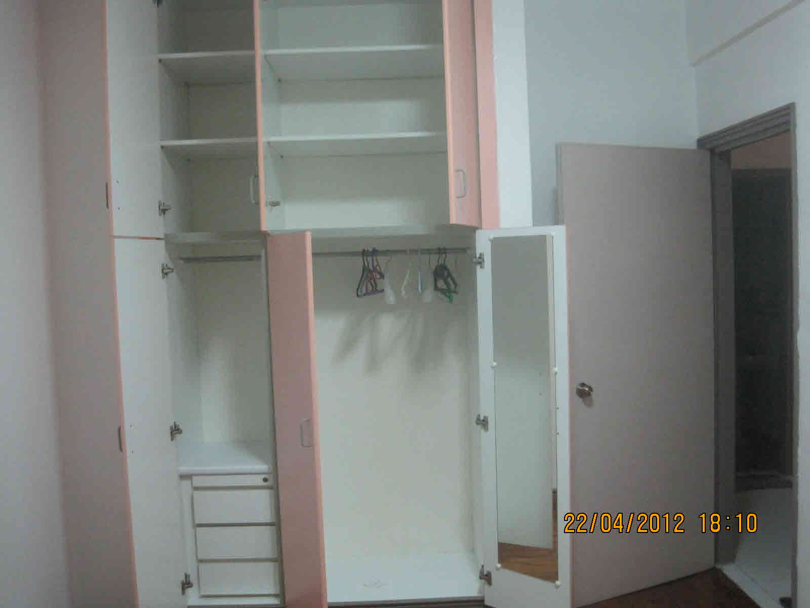 local1_null3272.jpg