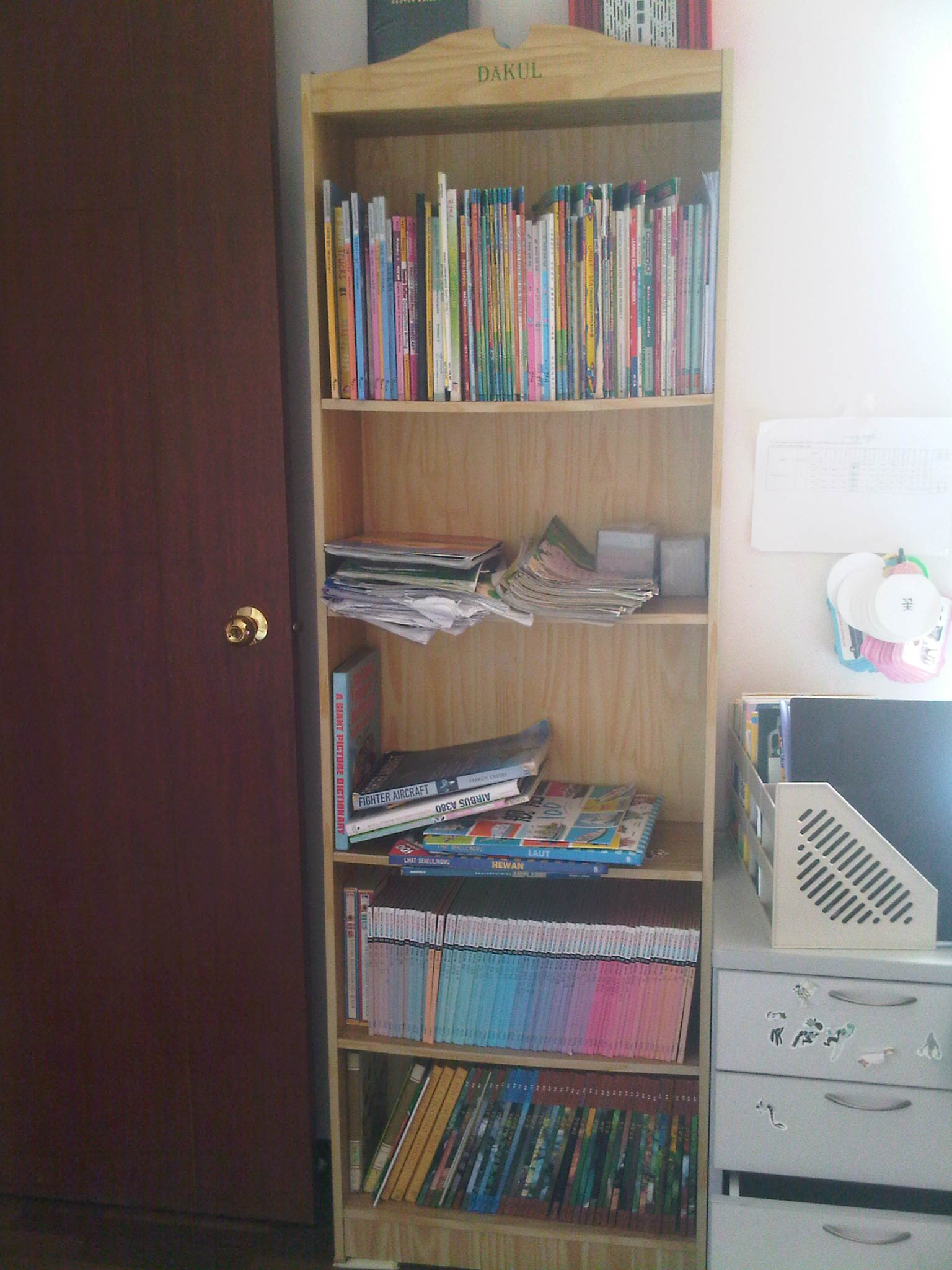 mkt_Bookshelf3001.jpg
