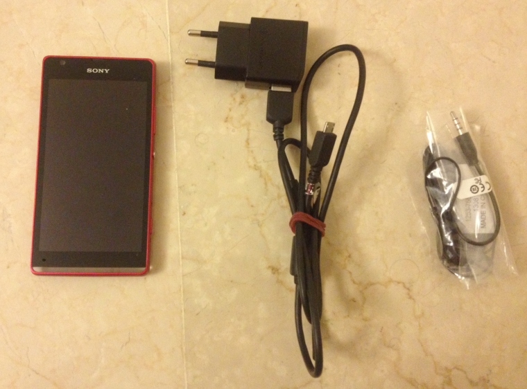 mkt_PHONE_021001.jpg