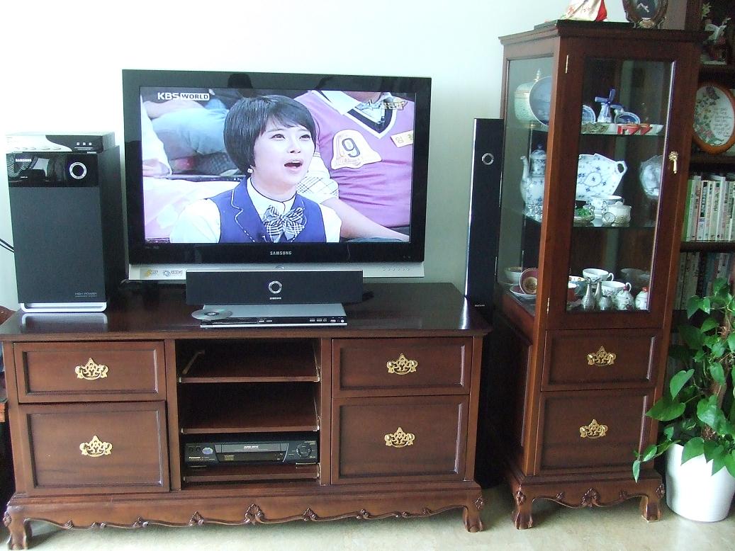 mkt_TV_cabinet2001.jpg
