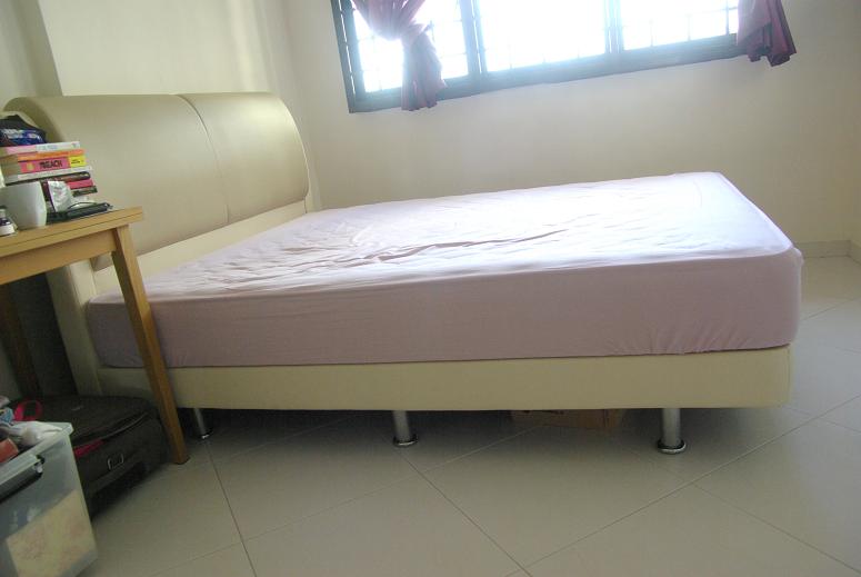 mkt_bed2002.jpg