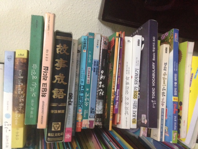 mkt_books1002.jpg