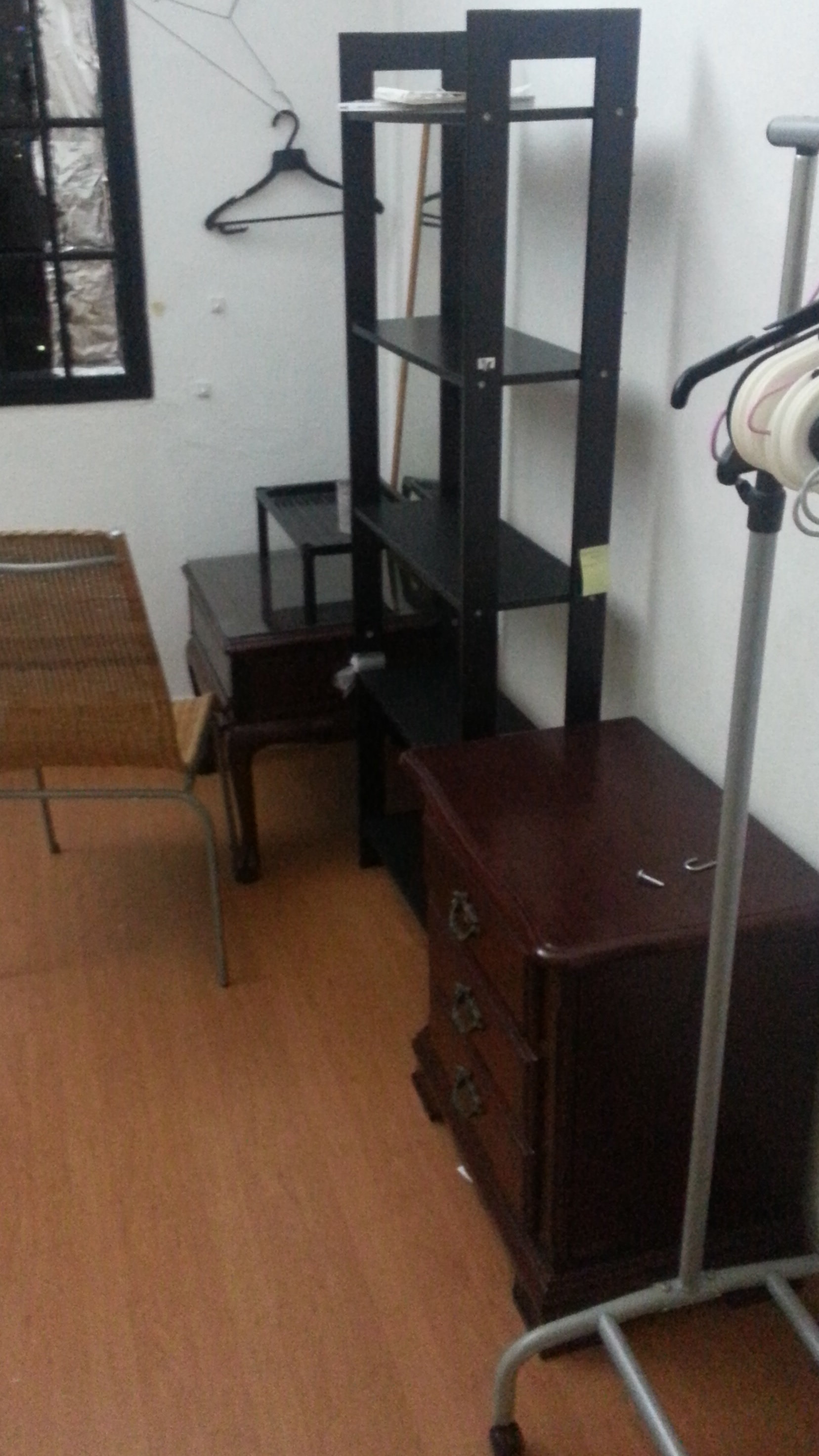 mkt_chair1002.jpg