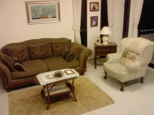 mkt_living_room3002.JPG