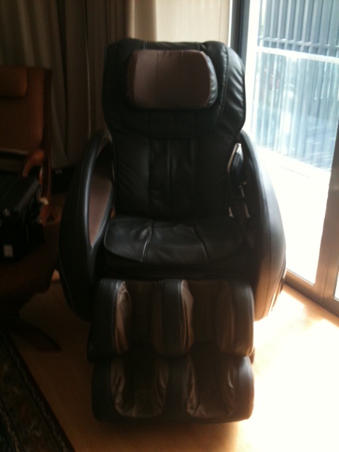 mkt_massage_chair2.jpg