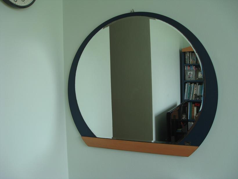 mkt_mirror2001.jpg