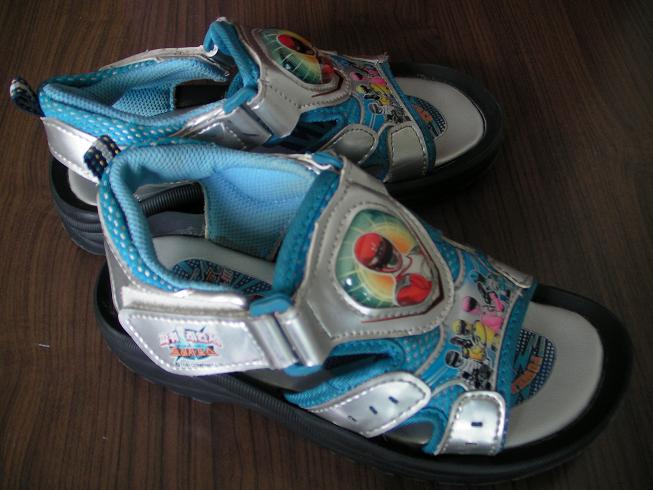 mkt_sandles2001.JPG