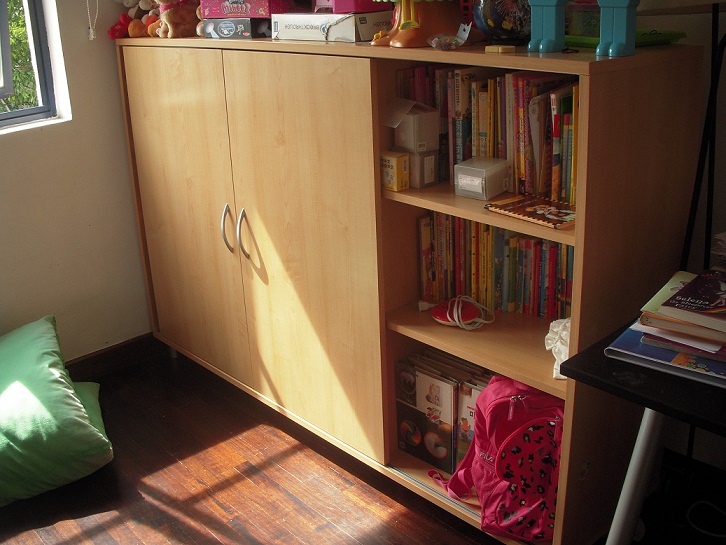 mkt_small_cabinet1.jpg